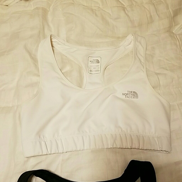 Set of 2 North Face sports bras - Picture 3 of 5